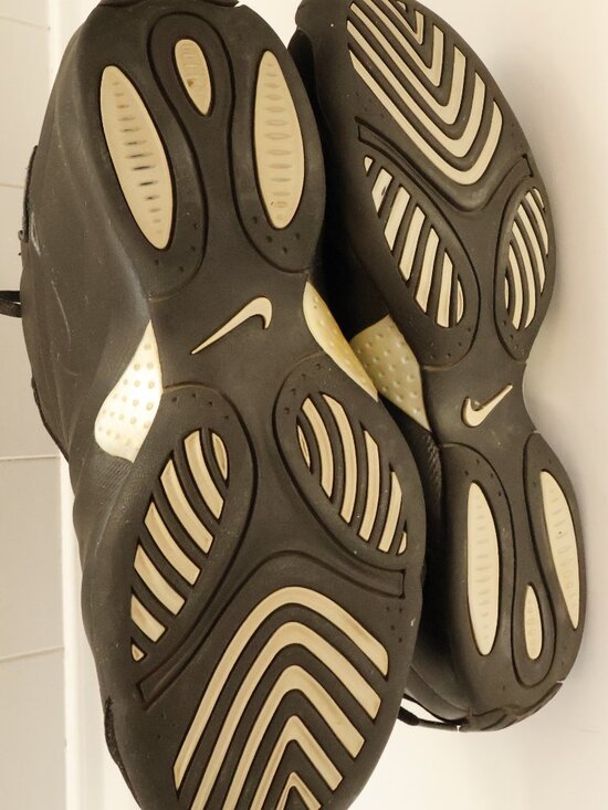 Black Nike Air Flightposite basketball shoes, released in 1999 Size 10.5 main image 14